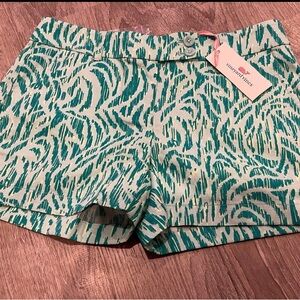 New green patterned shorts by vineyard vines - size 0